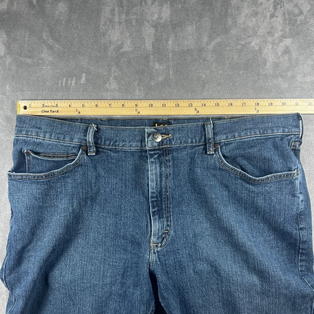 Lee Regular Fit Jeans Mens 42x32‎ Blue Straight Leg Denim Medium Wash Classic